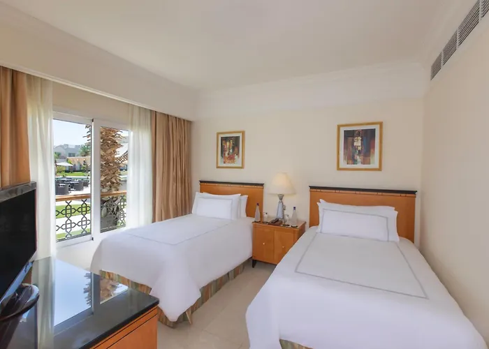 Swissotel Sheikh Collection 5*