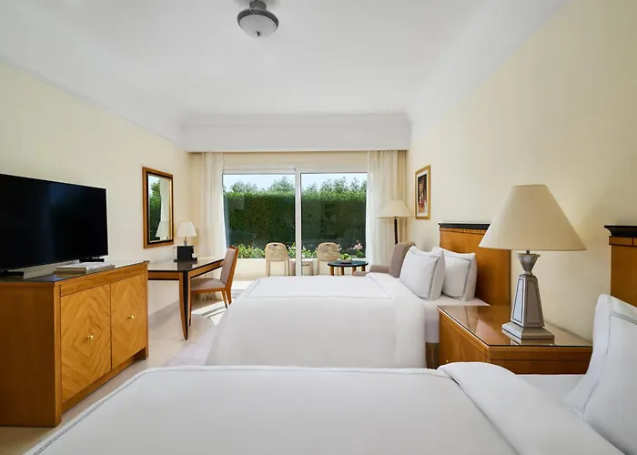 Swissotel Sheikh Collection 5*