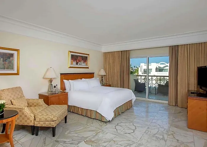 Swissotel Sheikh Collection 5*